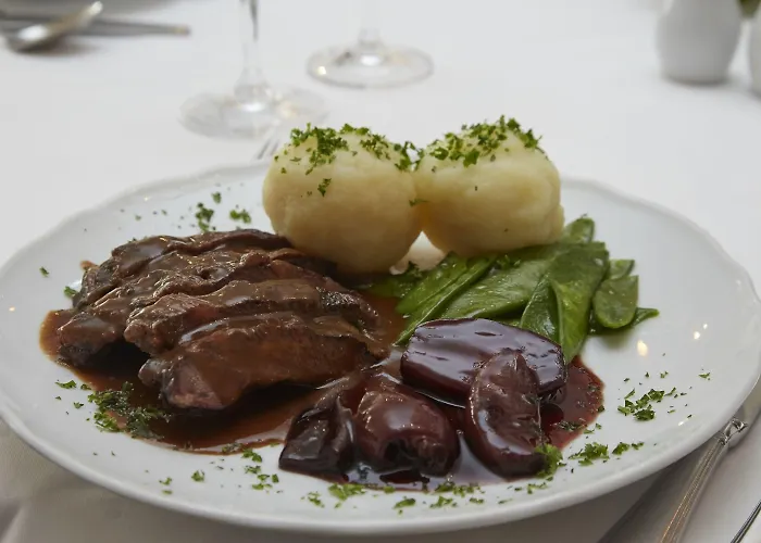 Flair Deutsches Haus Otel 4*